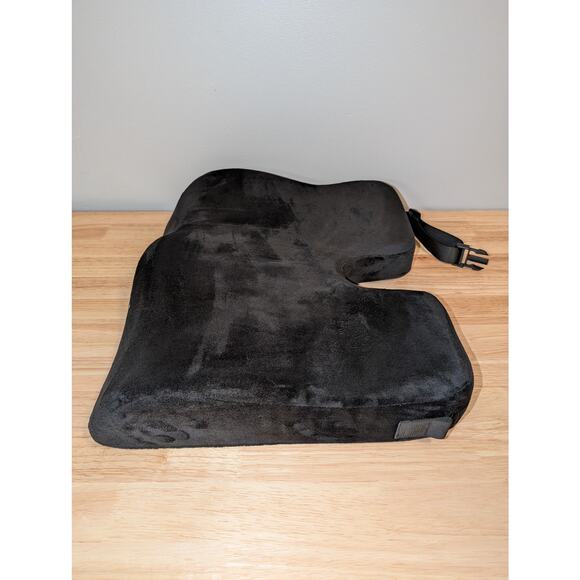 AUVON Ergonomic Anti-Slip Wheelchair Cushion w/ High Front to Prevent Sliding - Picture 5 of 7